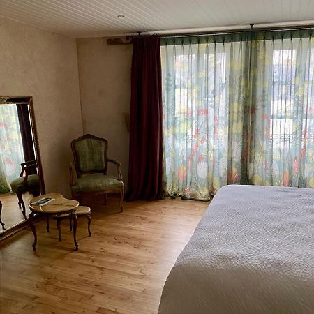 Une Nuit Chez Une Artisane Жослен Экстерьер фото